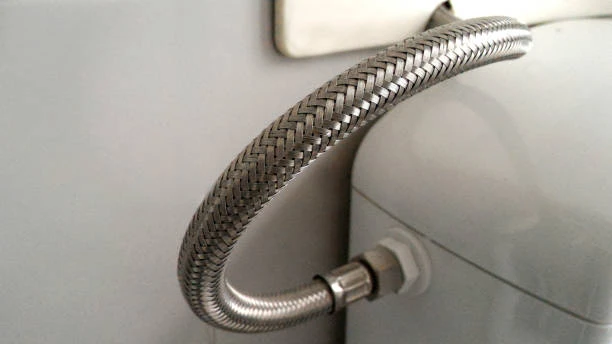 Installation des tuyaux tressés en acier inoxydable complet